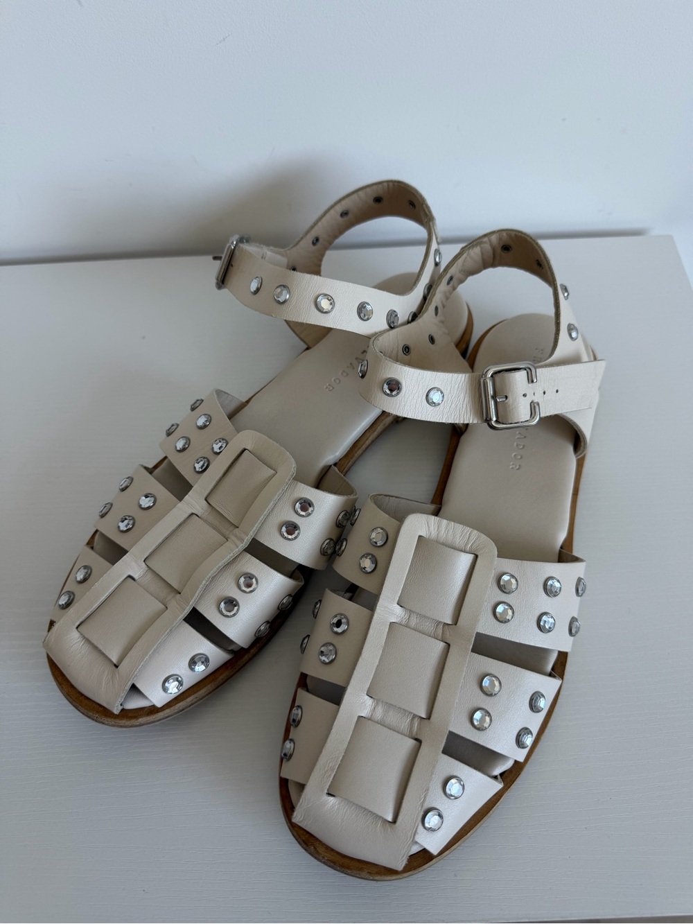Freda Salvador 10 Sera Fisherman Sandals White Gem Embellishments - Picture 10 of 13